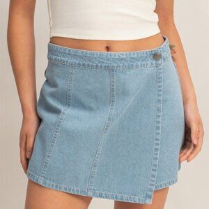 THINK IT OVER DENIM MINI SKORT